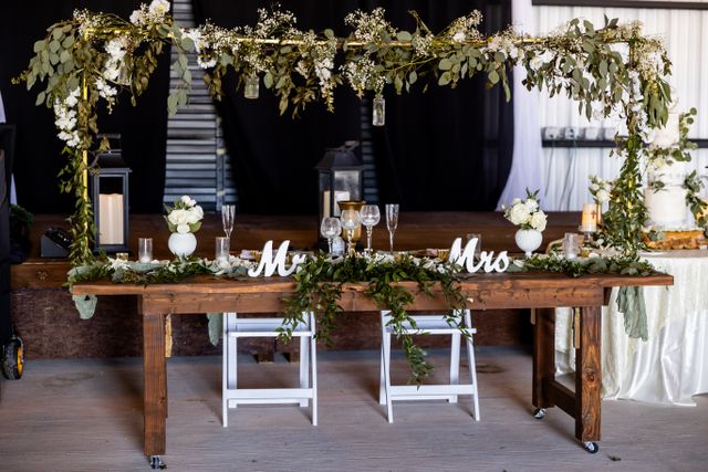 Elegant Wedding Reception Table Decoration